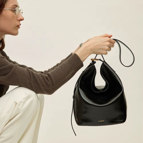 Bolsa Shopping Grande de Couro Feminina Preta Agata