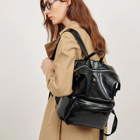 Mochila Feminina Preta de Couro Grande Pamela